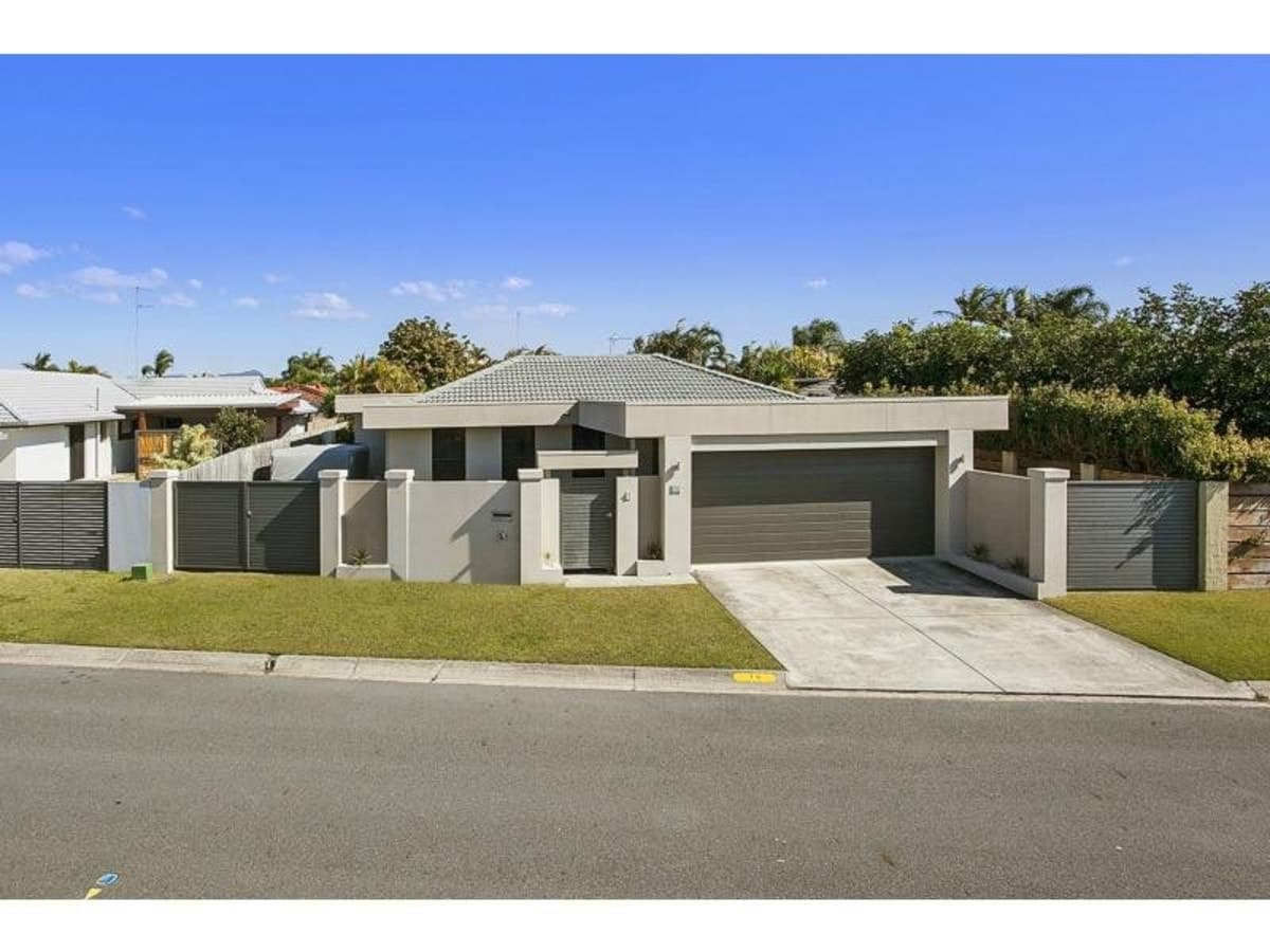 14 Manakin Avenue, BURLEIGH WATERS, Burleigh Waters - Image 1