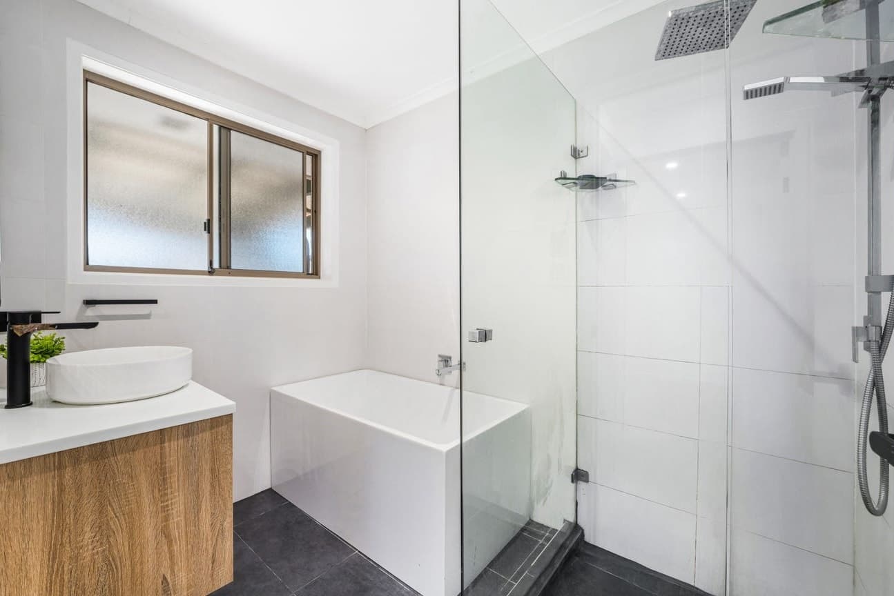 9 Starling Street, Green Valley - Thumbnail 2