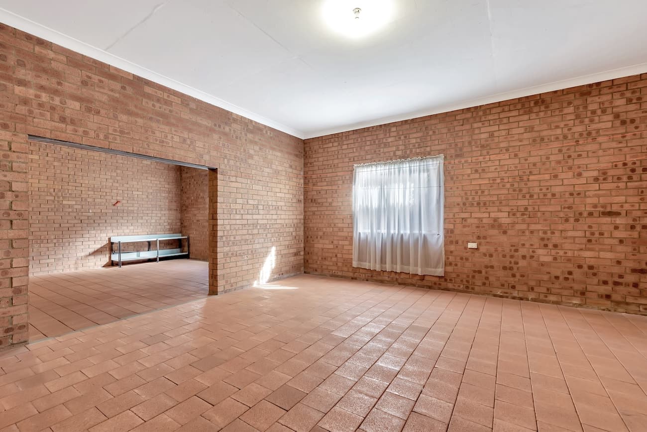 8 Gwandalan Road, Edensor Park - Thumbnail 4