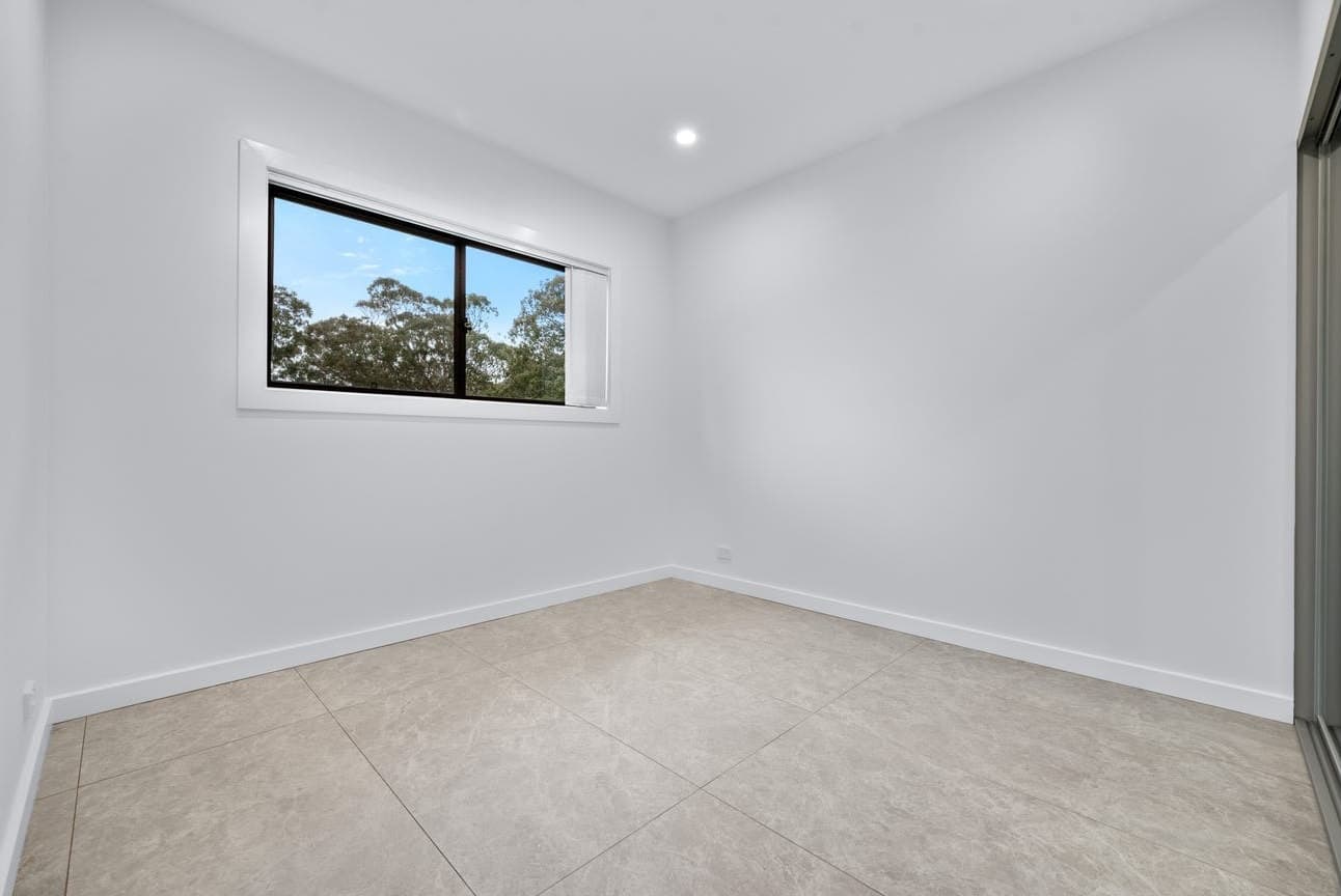 8a Akuna Avenue, Bradbury - Thumbnail 4
