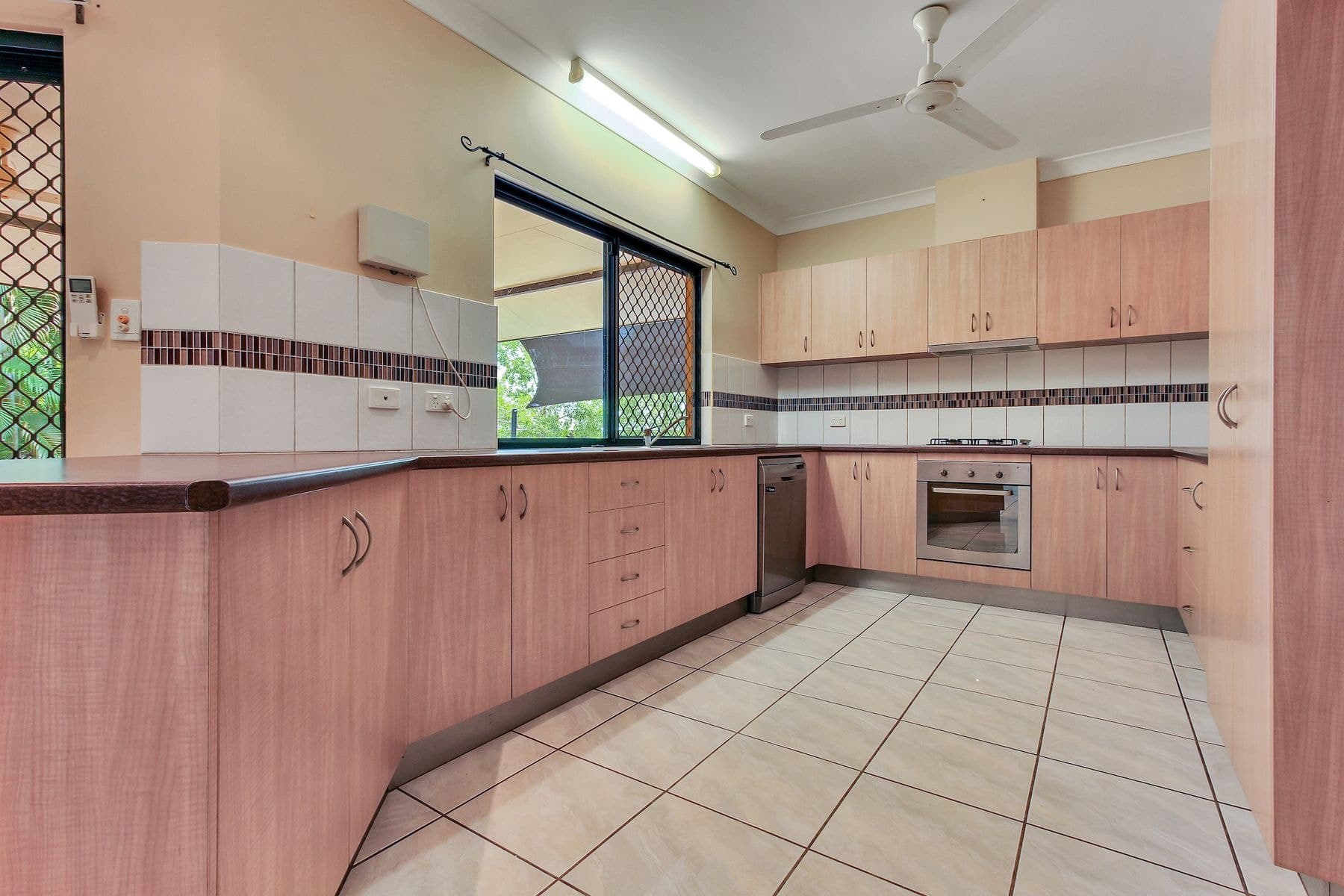 16 Nayler Court, Farrar NT 0830, Farrar - Thumbnail 3