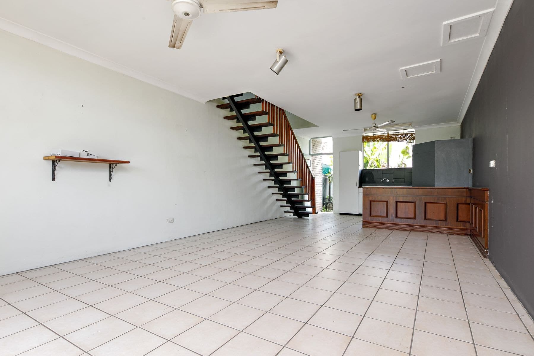 1/16 Floyd Court, Coconut Grove NT 0810, Coconut Grove - Thumbnail 2