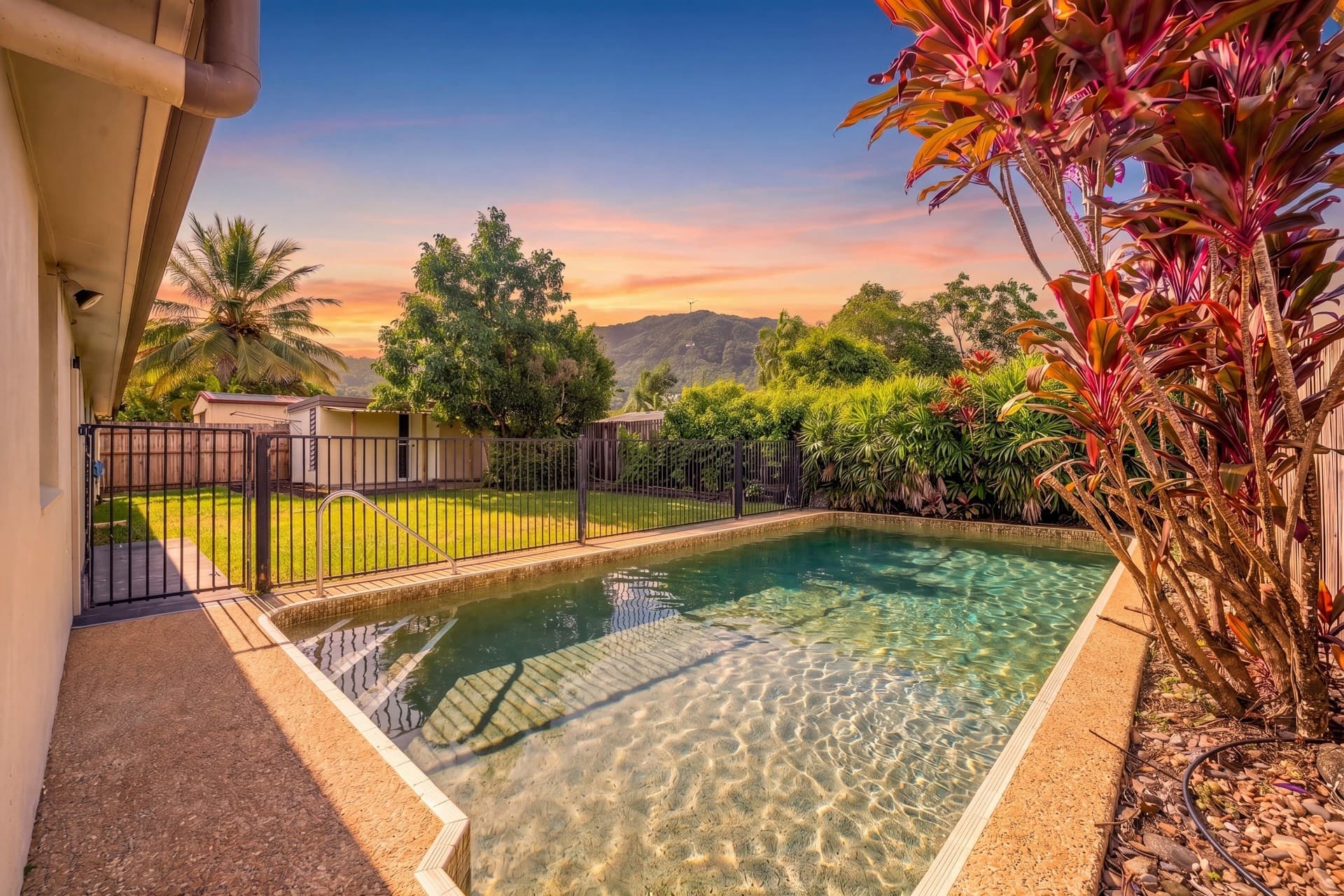4 Ixora Court, Mooroobool, Mooroobool - Thumbnail 3