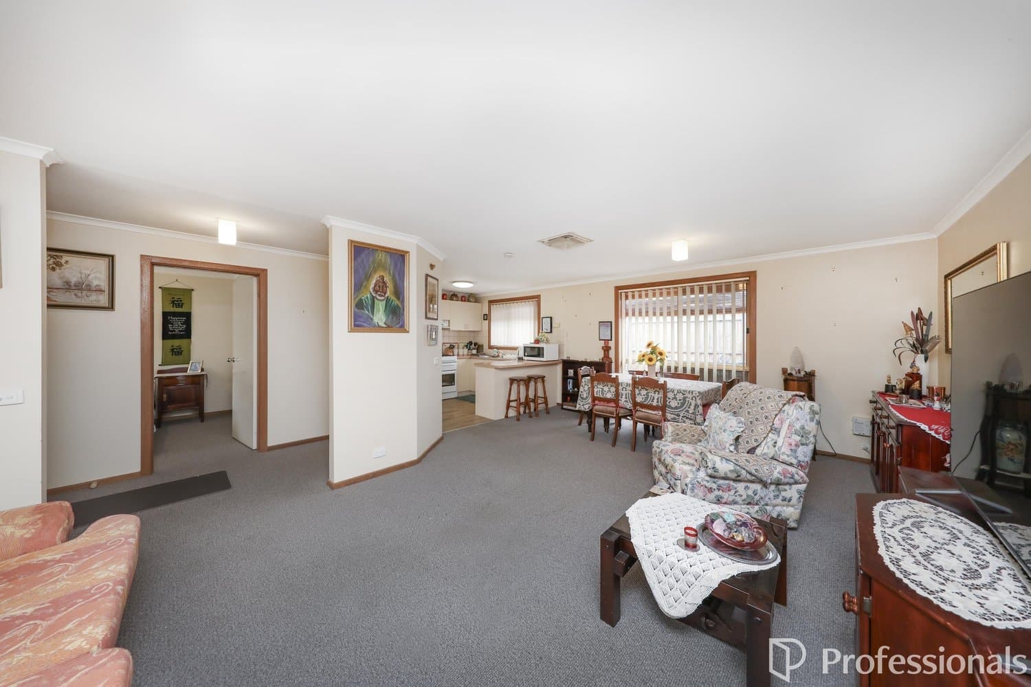 4/69, Melton - Image 1