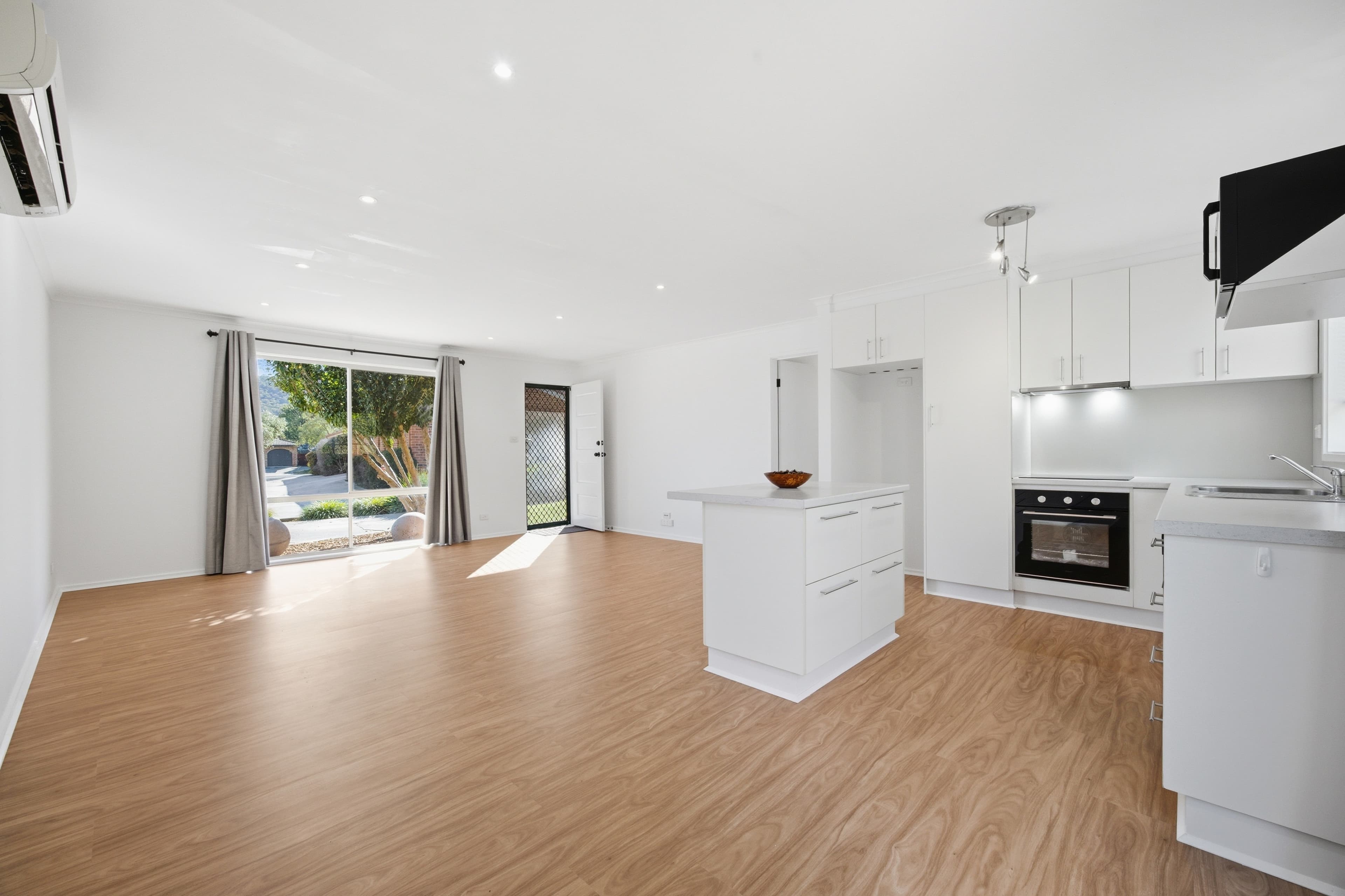 7/1-7 Torpy Place, Jerrabomberra NSW 2619, Jerrabomberra - Thumbnail 2