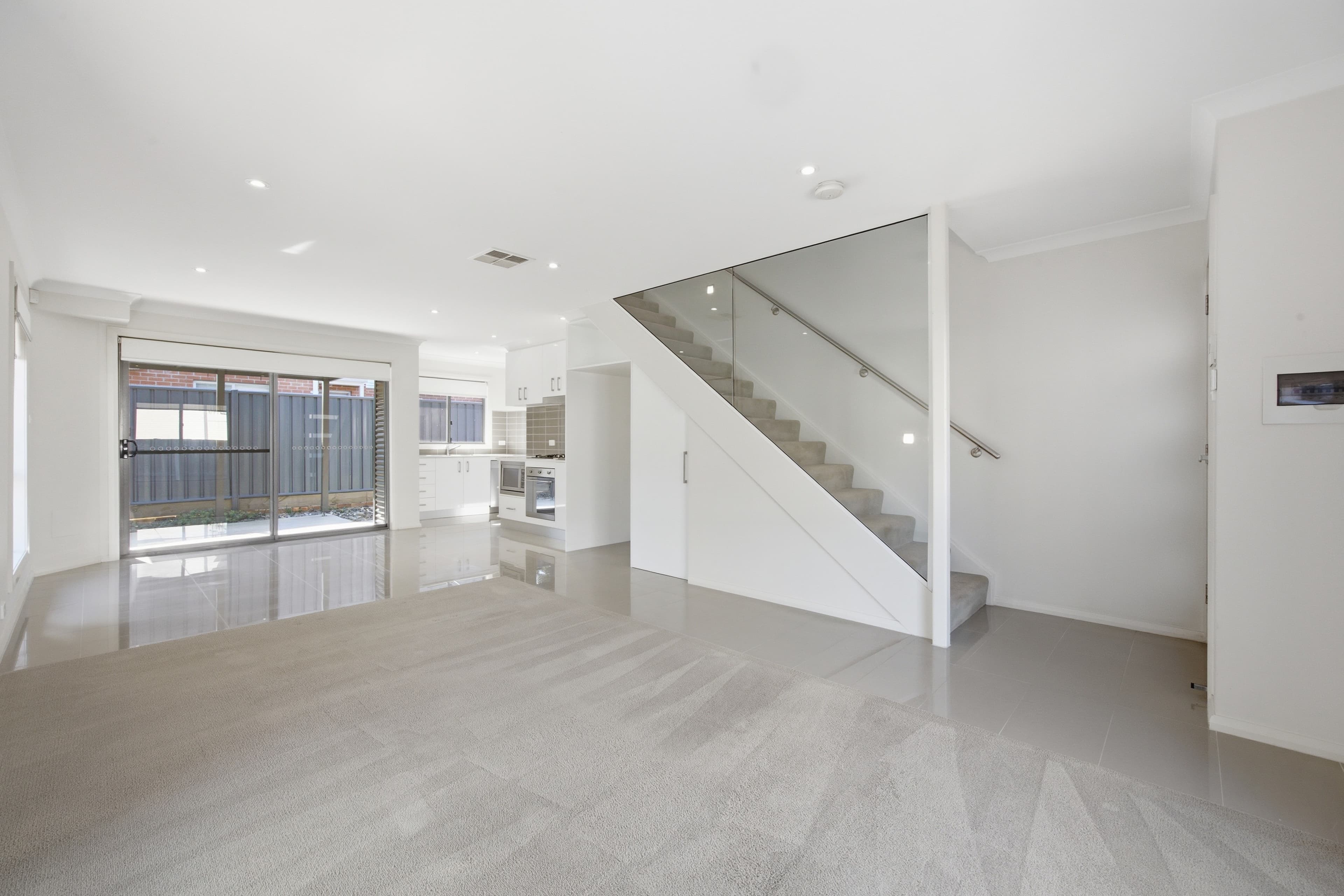 Unit 4/9 Bungendore Road, Queanbeyan East NSW 2620, Queanbeyan East - Thumbnail 2