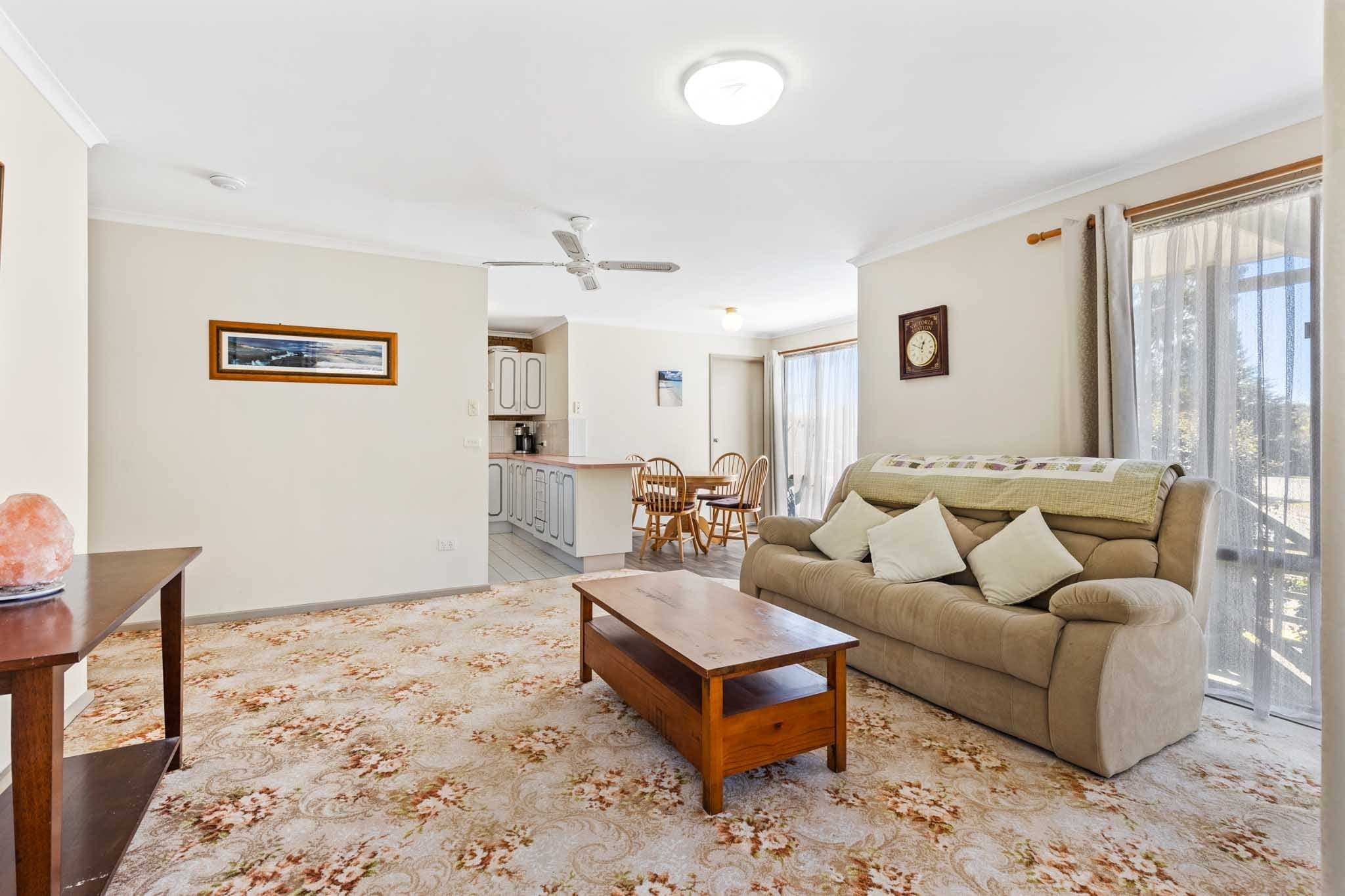1/5 Drinnan Close, Surf Beach NSW 2536, Surf Beach - Thumbnail 2