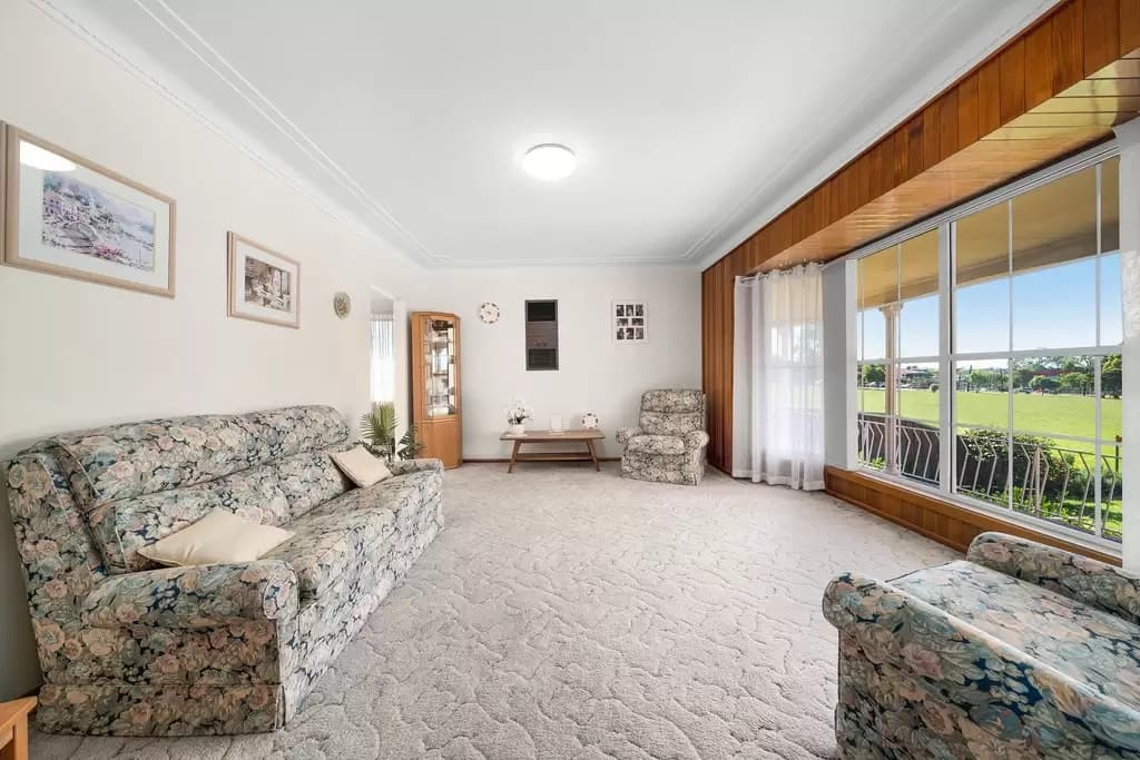 7 Usher Crescent, Sefton, Sefton - Thumbnail 2