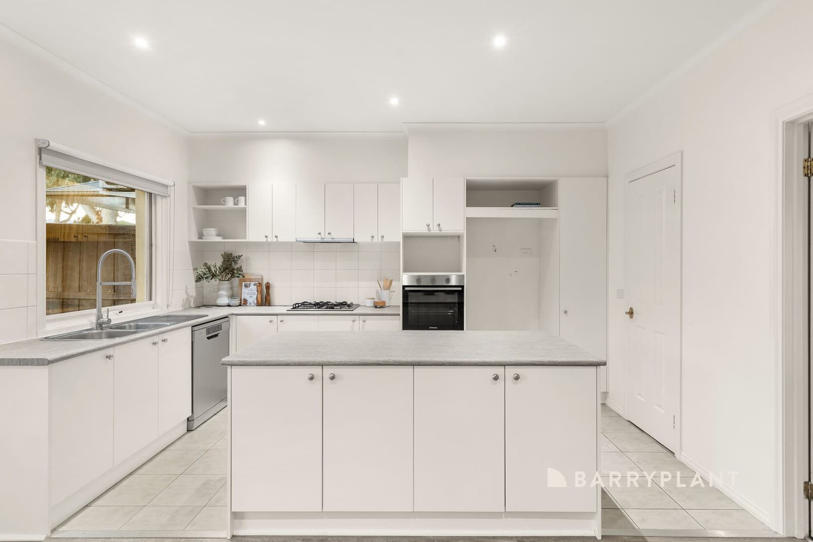 4 Parklane Way, Rowville, VIC 3178, Rowville - Thumbnail 2