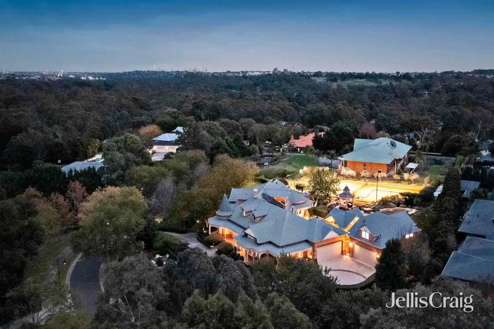 5 Lakeside Drive, Lower Plenty, Lower Plenty - Thumbnail 3