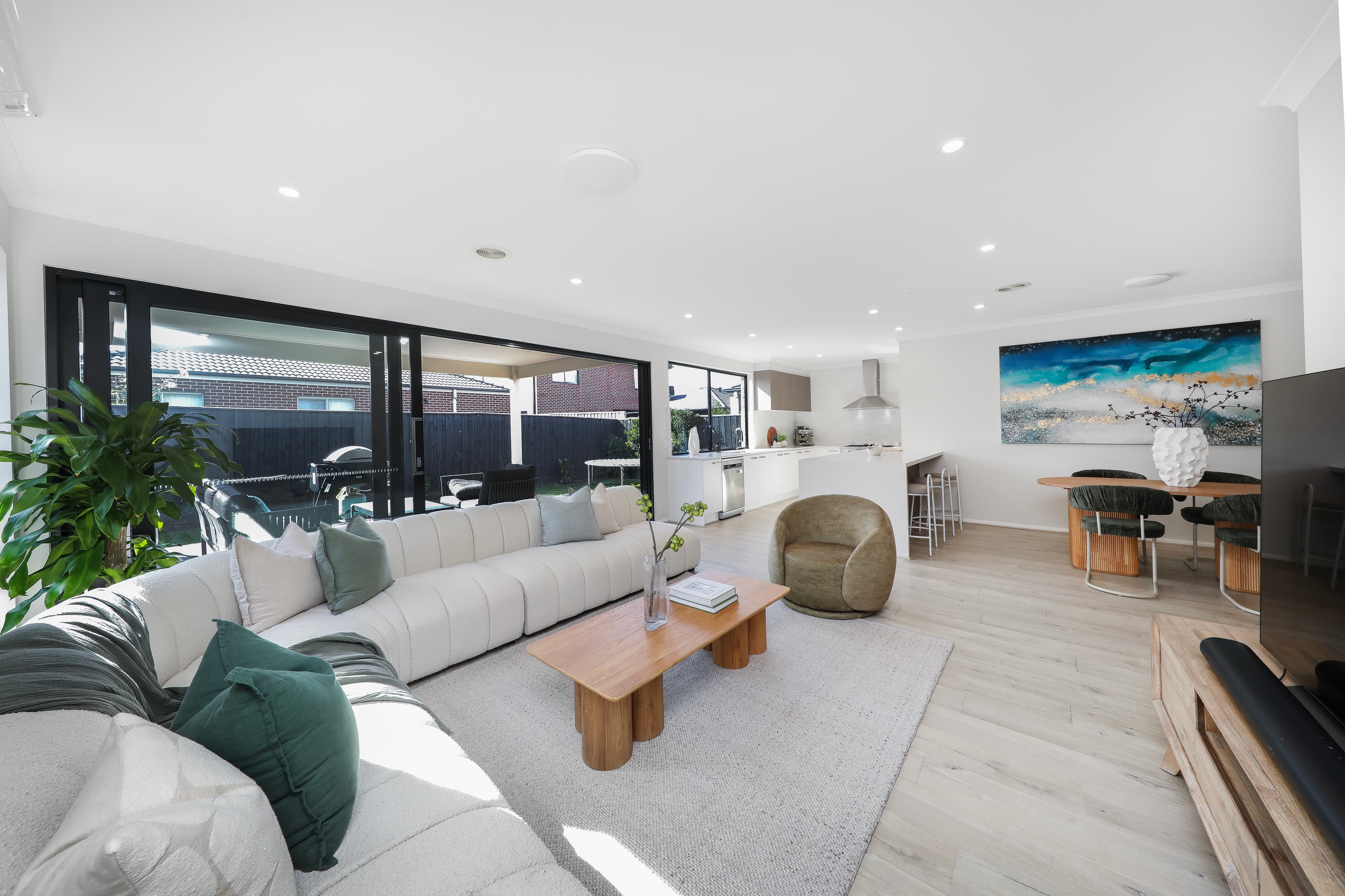 33 Wardan Avenue, Greenvale VIC 3059, Greenvale - Thumbnail 2