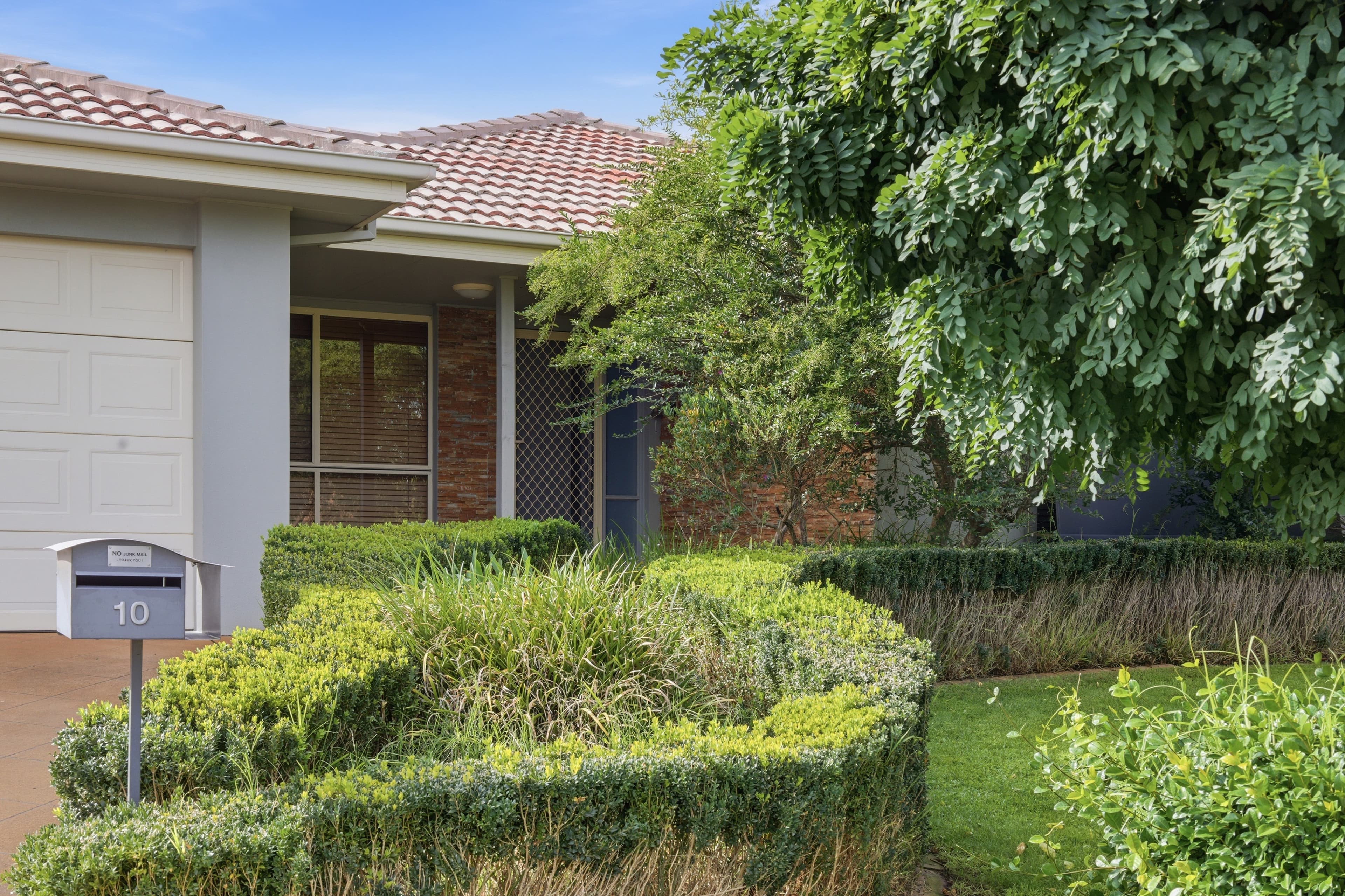 10 Parkview Crescent, Jerrabomberra NSW 2619, Jerrabomberra - Thumbnail 2