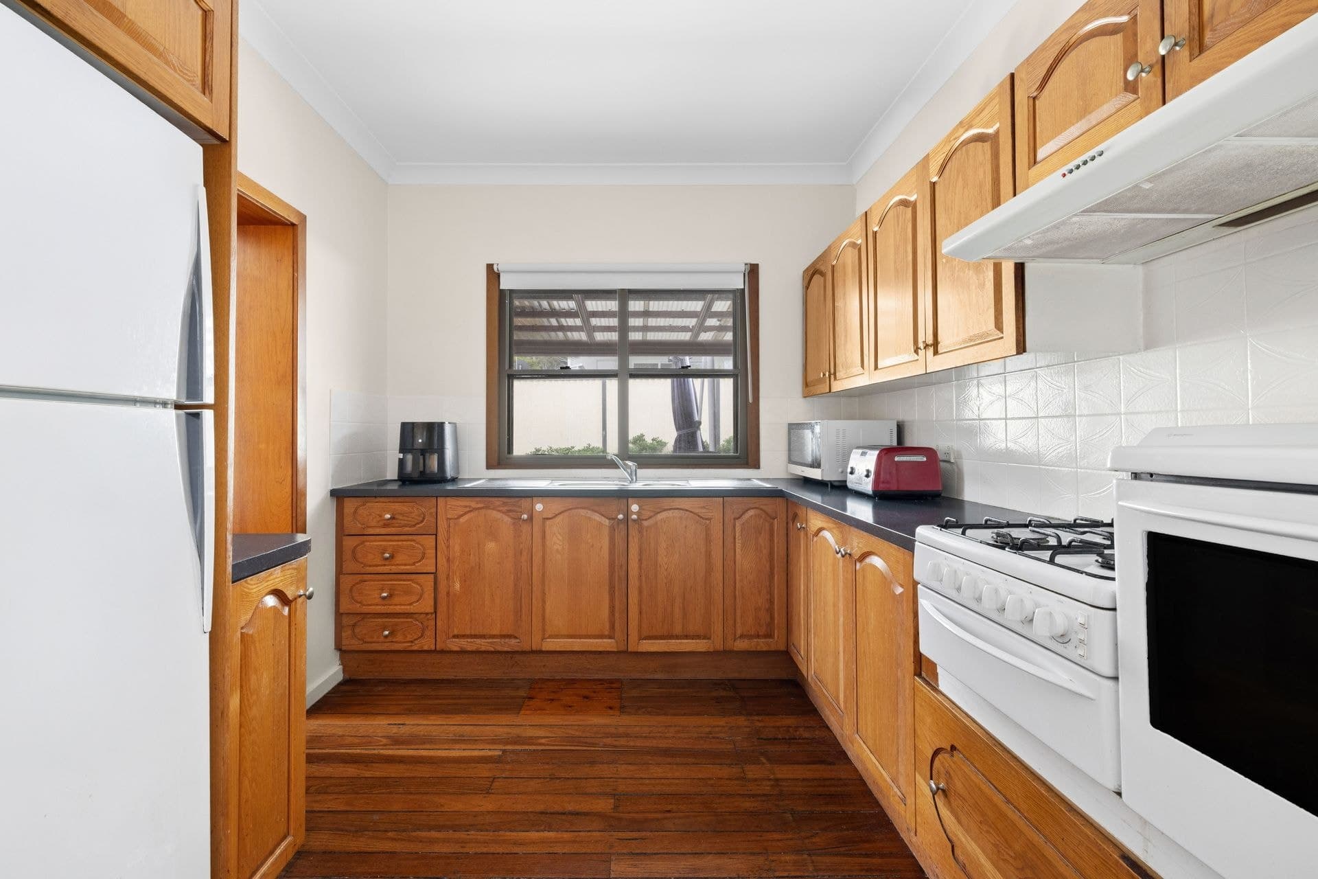 16 Fraser Avenue, Eastgardens - Image 1