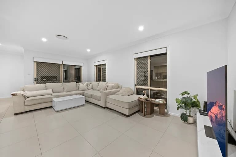 39 Tanga Road, Edmondson Park, NSW 2174, Edmondson Park - Thumbnail 2