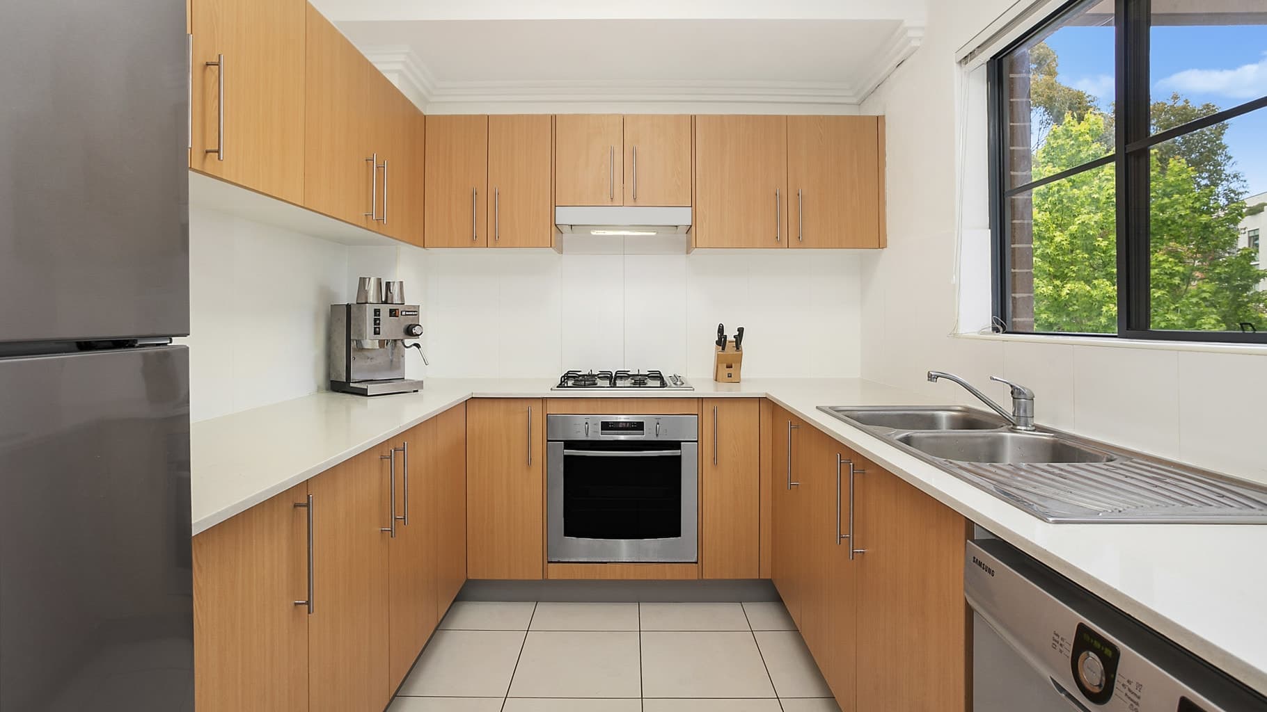 24/18-22 Gray Street, Sutherland - Thumbnail 3