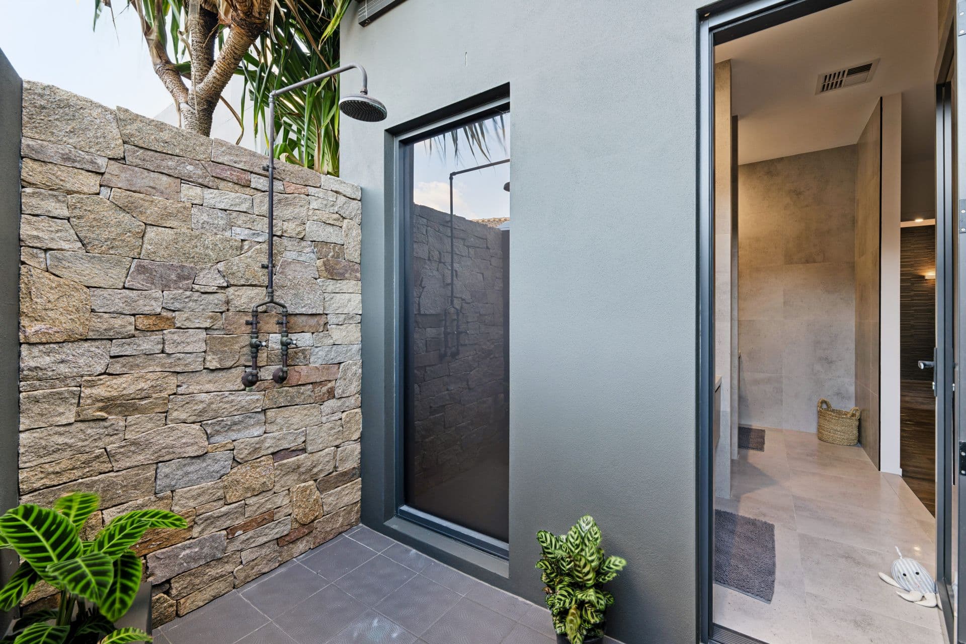 22 Nirvana Court, Runaway Bay - Image 1