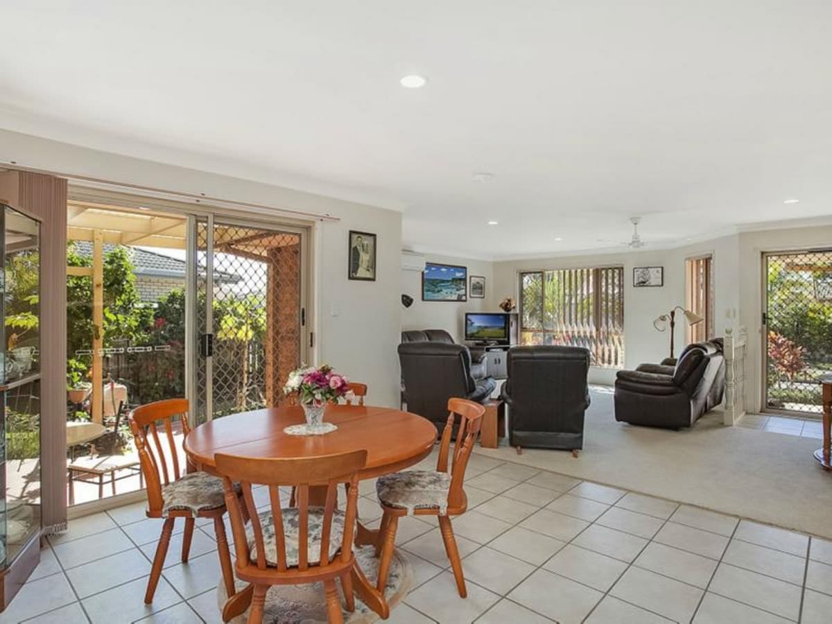 41 Galeen Drive, BURLEIGH WATERS, Burleigh Waters - Thumbnail 2
