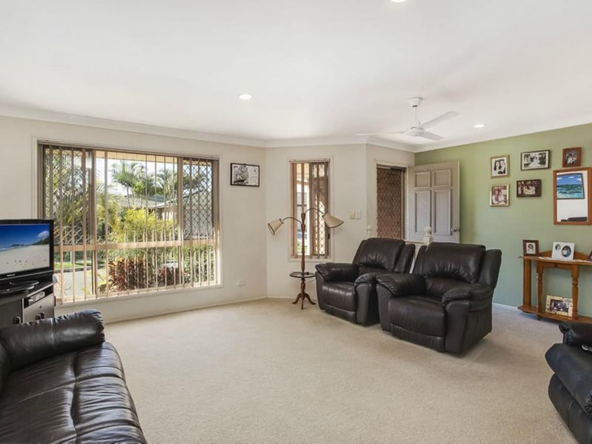 41 Galeen Drive, BURLEIGH WATERS, Burleigh Waters - Thumbnail 3