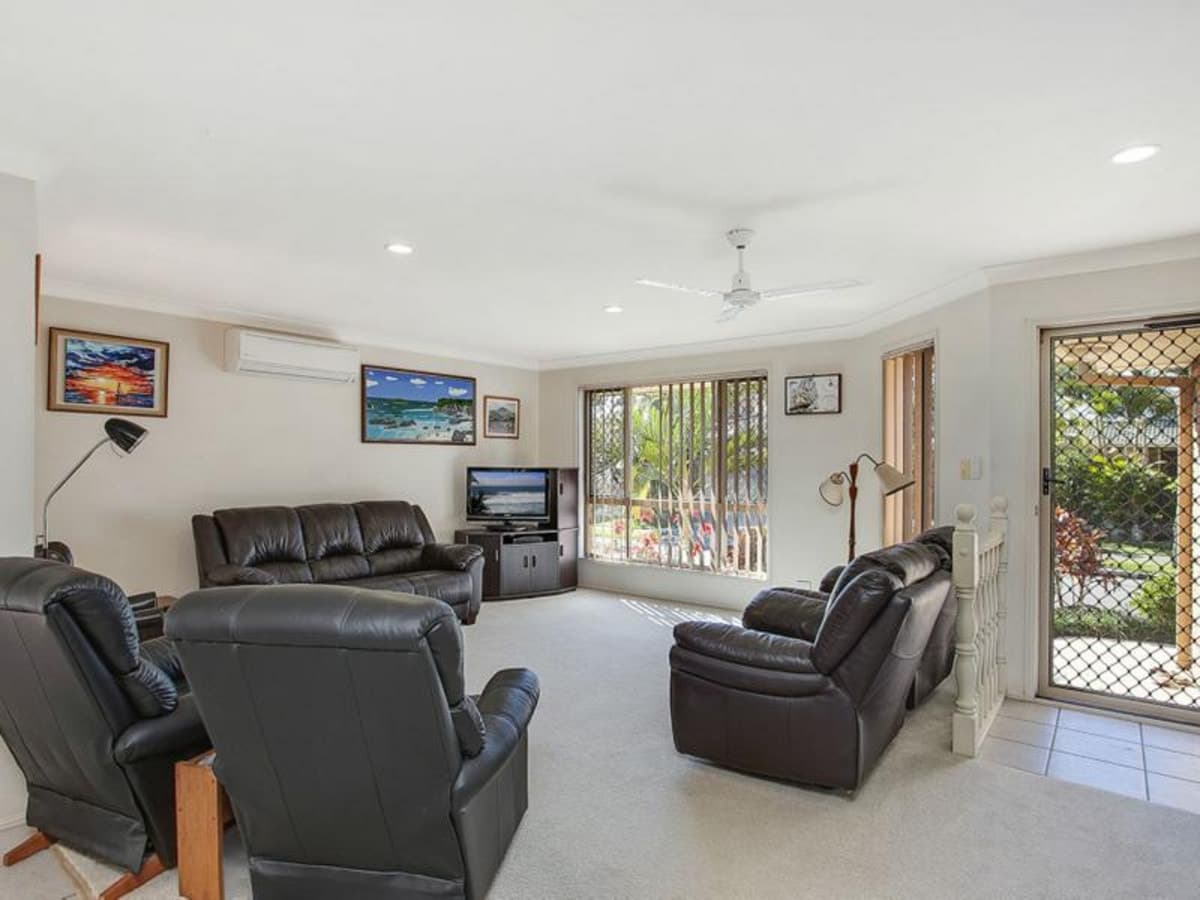 41 Galeen Drive, BURLEIGH WATERS, Burleigh Waters - Thumbnail 4