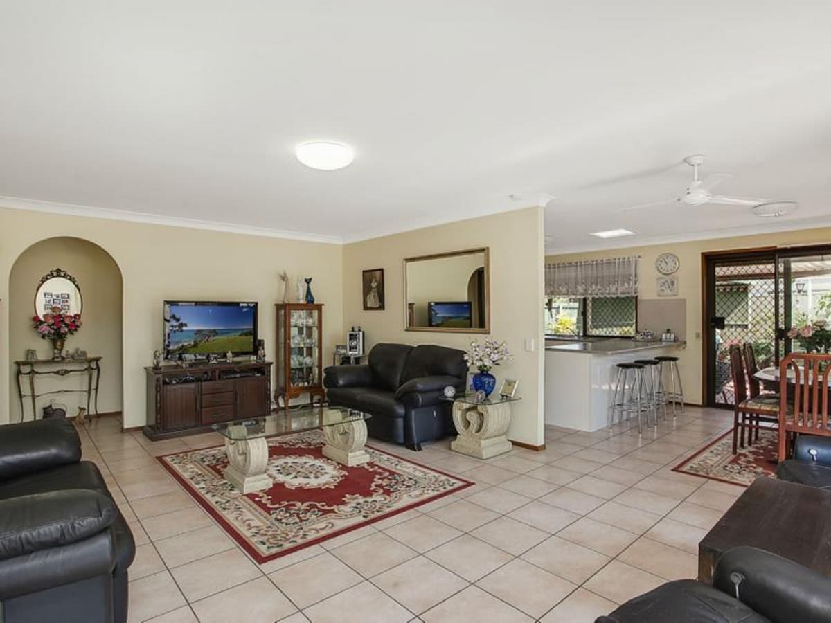2/5 Chipwood Close, BURLEIGH WATERS, Burleigh Waters - Thumbnail 4