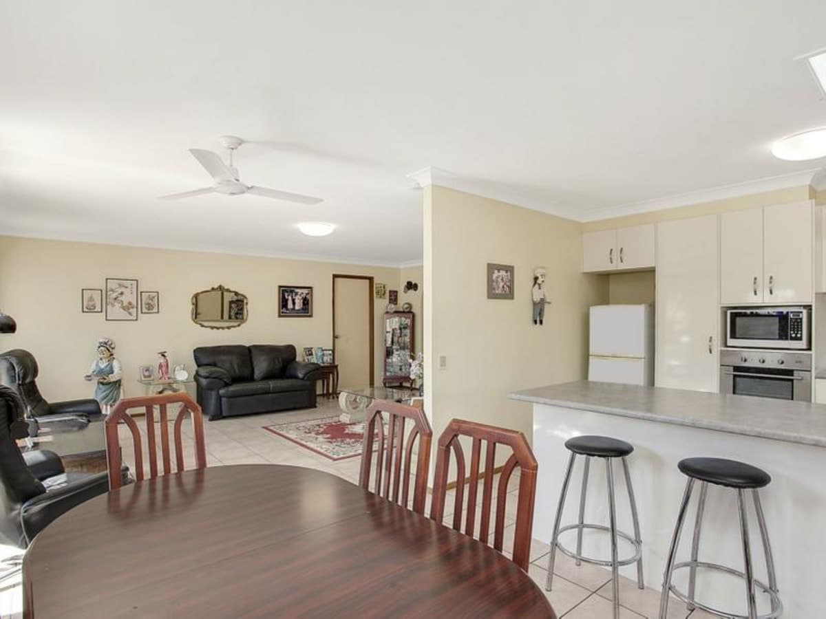 2/5 Chipwood Close, BURLEIGH WATERS, Burleigh Waters - Thumbnail 6