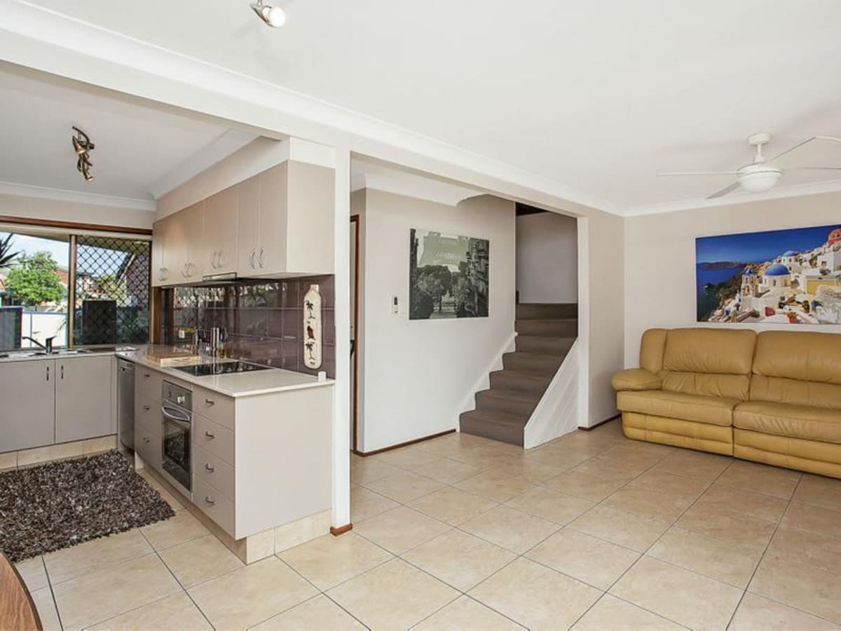 3/4 Sunbird Street, BURLEIGH WATERS, Burleigh Waters - Thumbnail 6