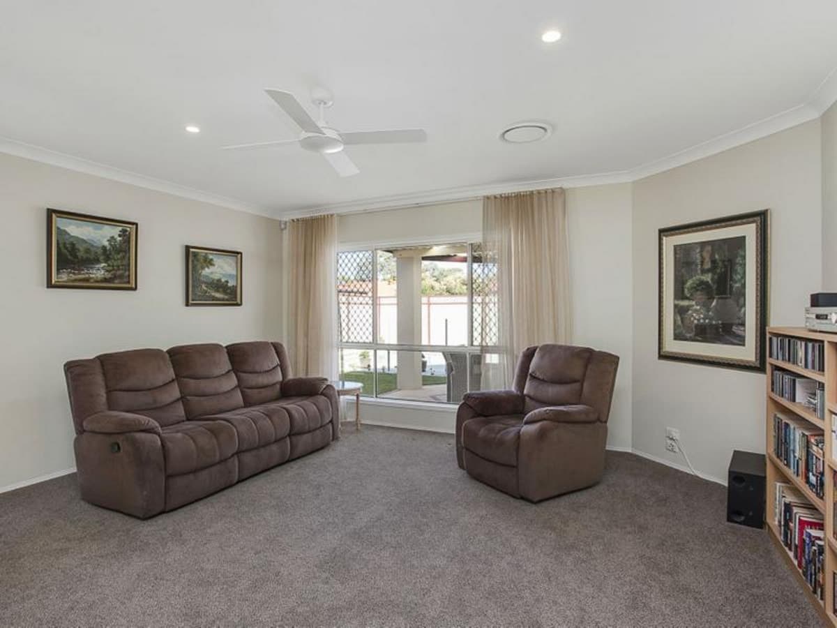 14 Lanai Drive, BURLEIGH WATERS, Burleigh Waters - Thumbnail 4