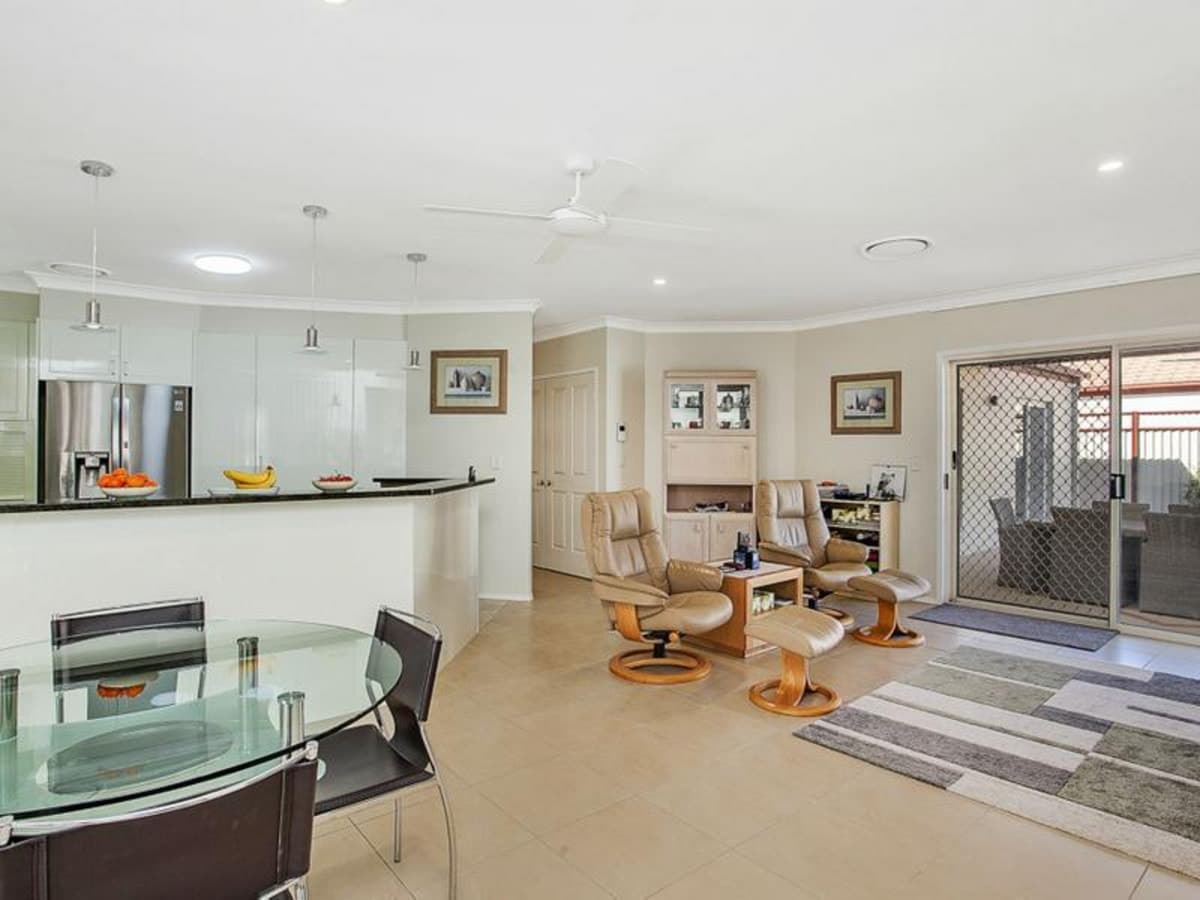14 Lanai Drive, BURLEIGH WATERS, Burleigh Waters - Thumbnail 5
