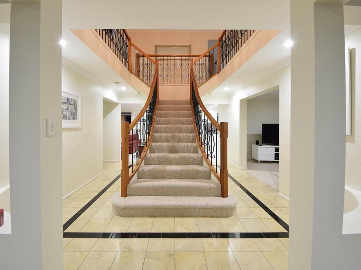 168 Dunlin Drive, BURLEIGH WATERS, Burleigh Waters - Thumbnail 3