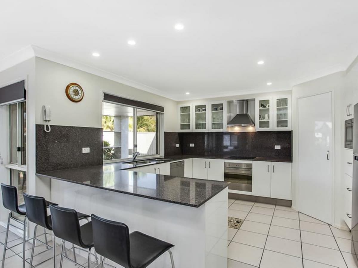 168 Dunlin Drive, BURLEIGH WATERS, Burleigh Waters - Thumbnail 5