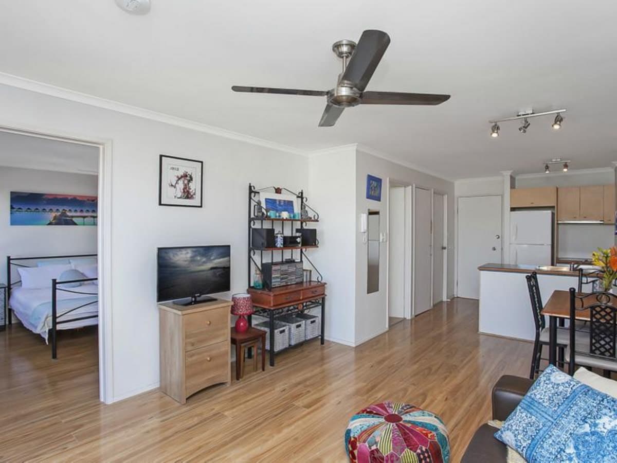 12/98-100 Petrel Avenue, MERMAID BEACH, Mermaid Beach - Thumbnail 3