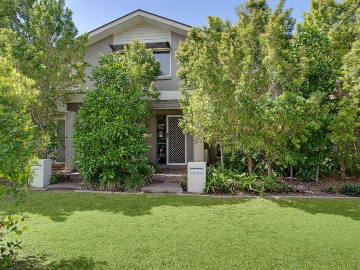 2/32 Beaumont Drive, PIMPAMA, Pimpama - Image 1