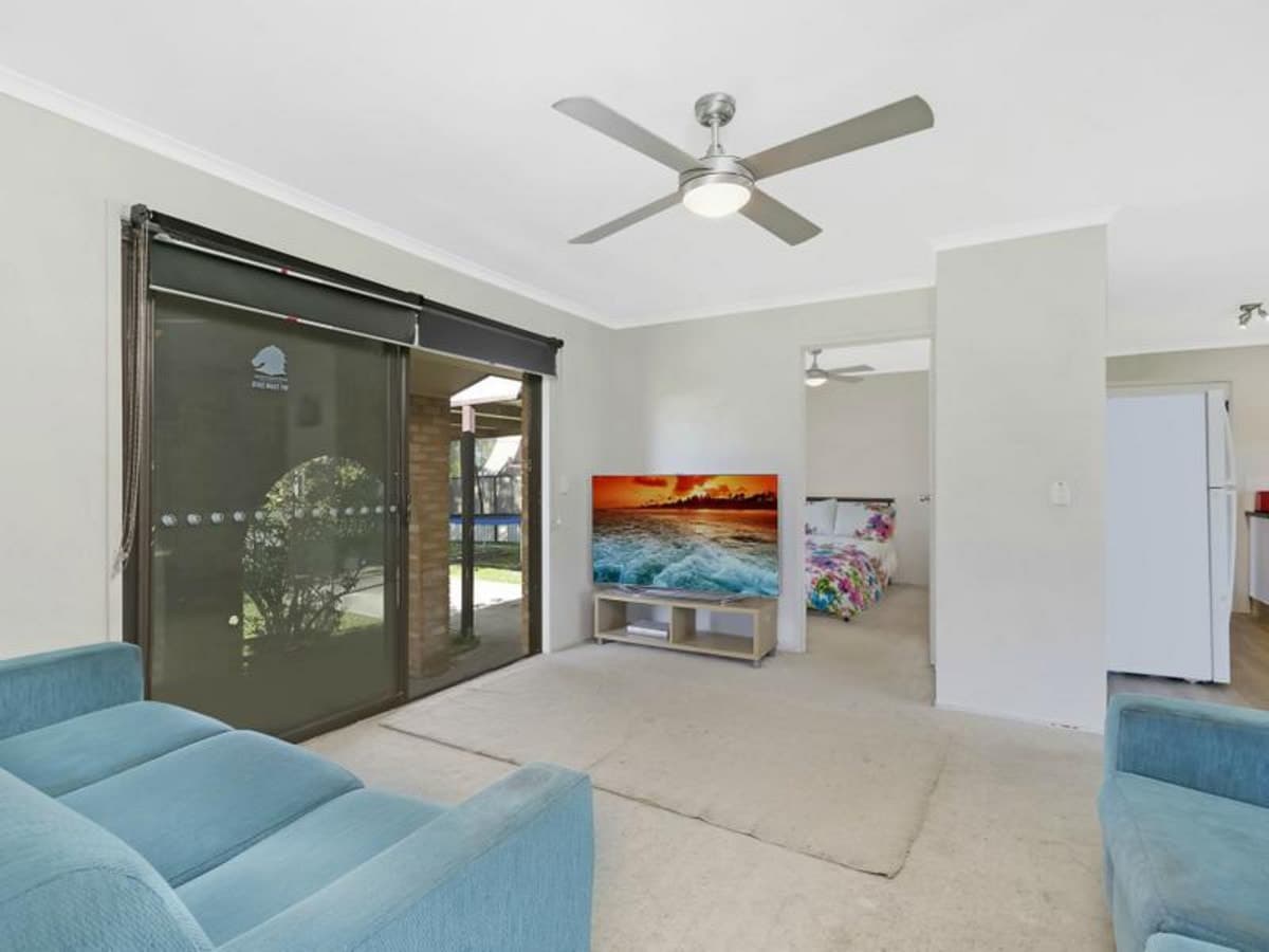 35 Razorbill Street, BURLEIGH WATERS, Burleigh Waters - Thumbnail 4