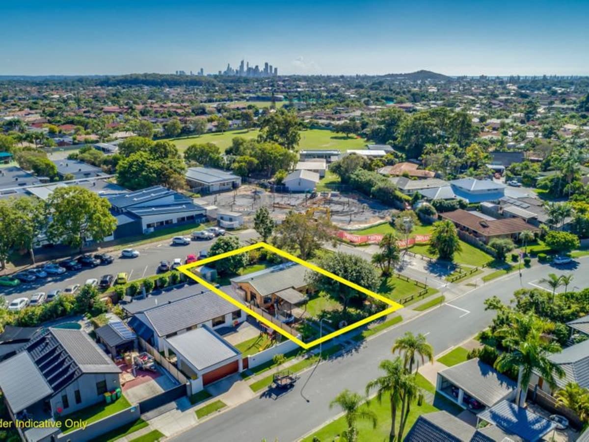 35 Razorbill Street, BURLEIGH WATERS, Burleigh Waters - Thumbnail 8