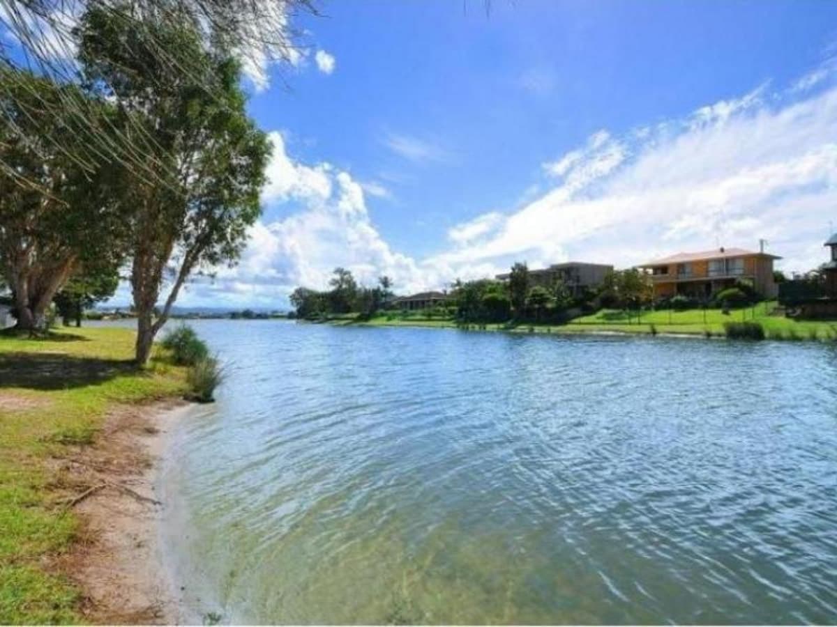 Lot 1 / 3 Kingfisher Crescent, BURLEIGH WATERS, Burleigh Waters - Thumbnail 5