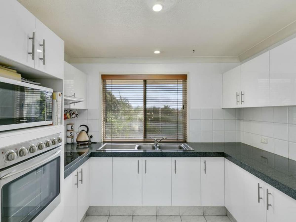 29 Harrier Drive, BURLEIGH WATERS, Burleigh Waters - Thumbnail 7