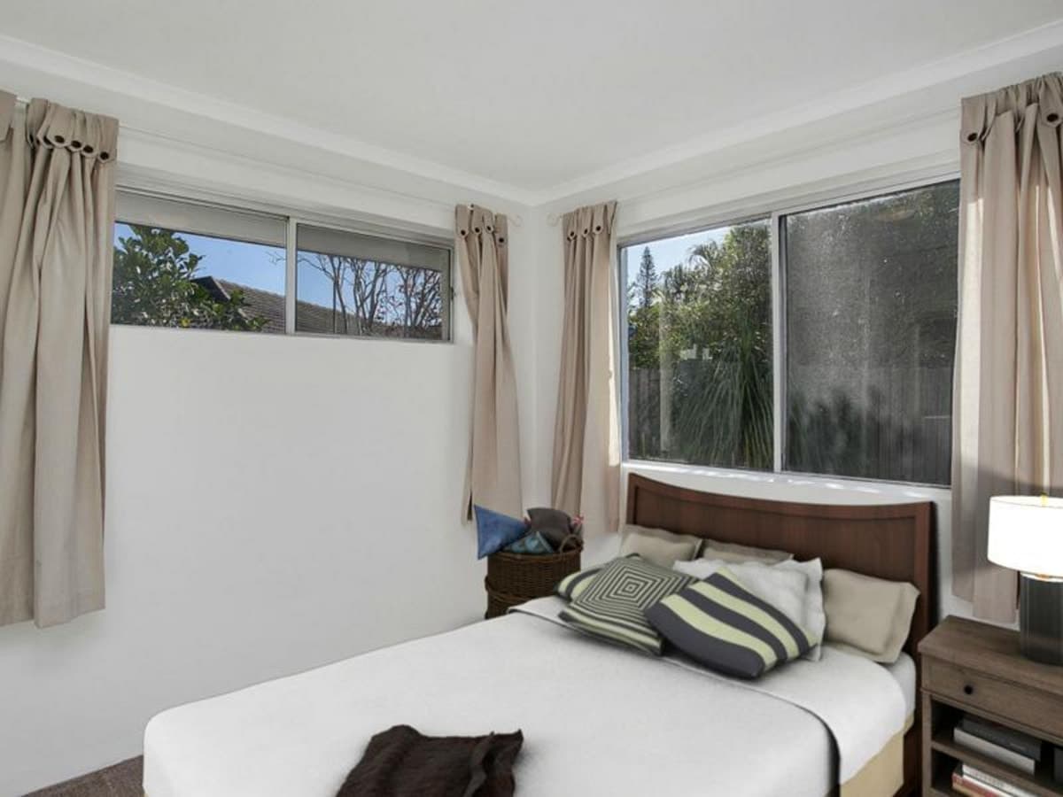 1/3 Peacock Place, BURLEIGH WATERS, Burleigh Waters - Thumbnail 4