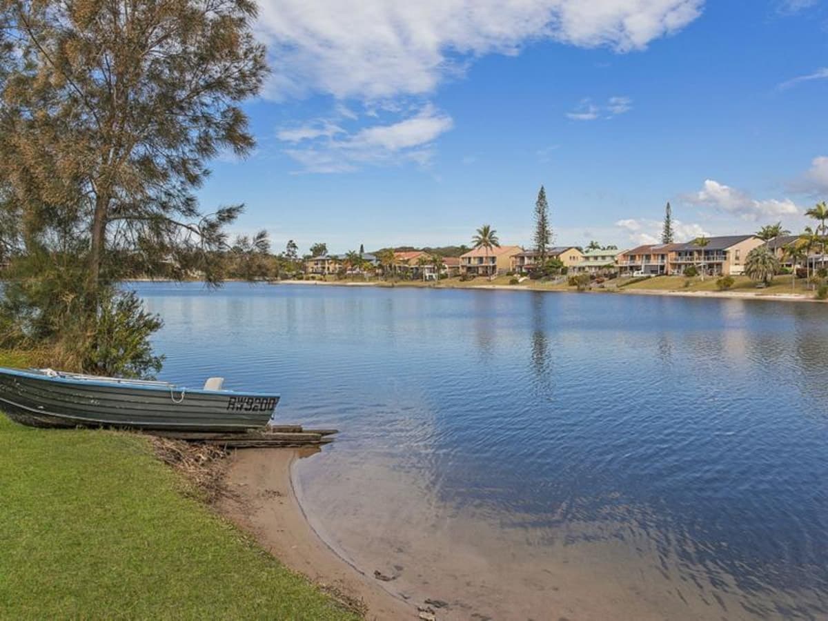 44 Honeyeater Drive, BURLEIGH WATERS, Burleigh Waters - Thumbnail 4
