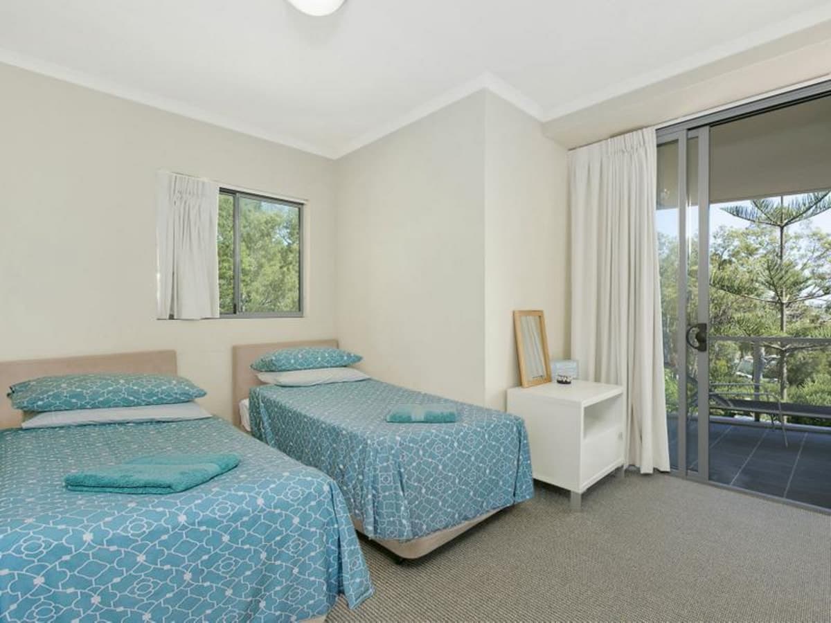 1065/1 Ocean Street, BURLEIGH HEADS, Burleigh Heads - Thumbnail 5