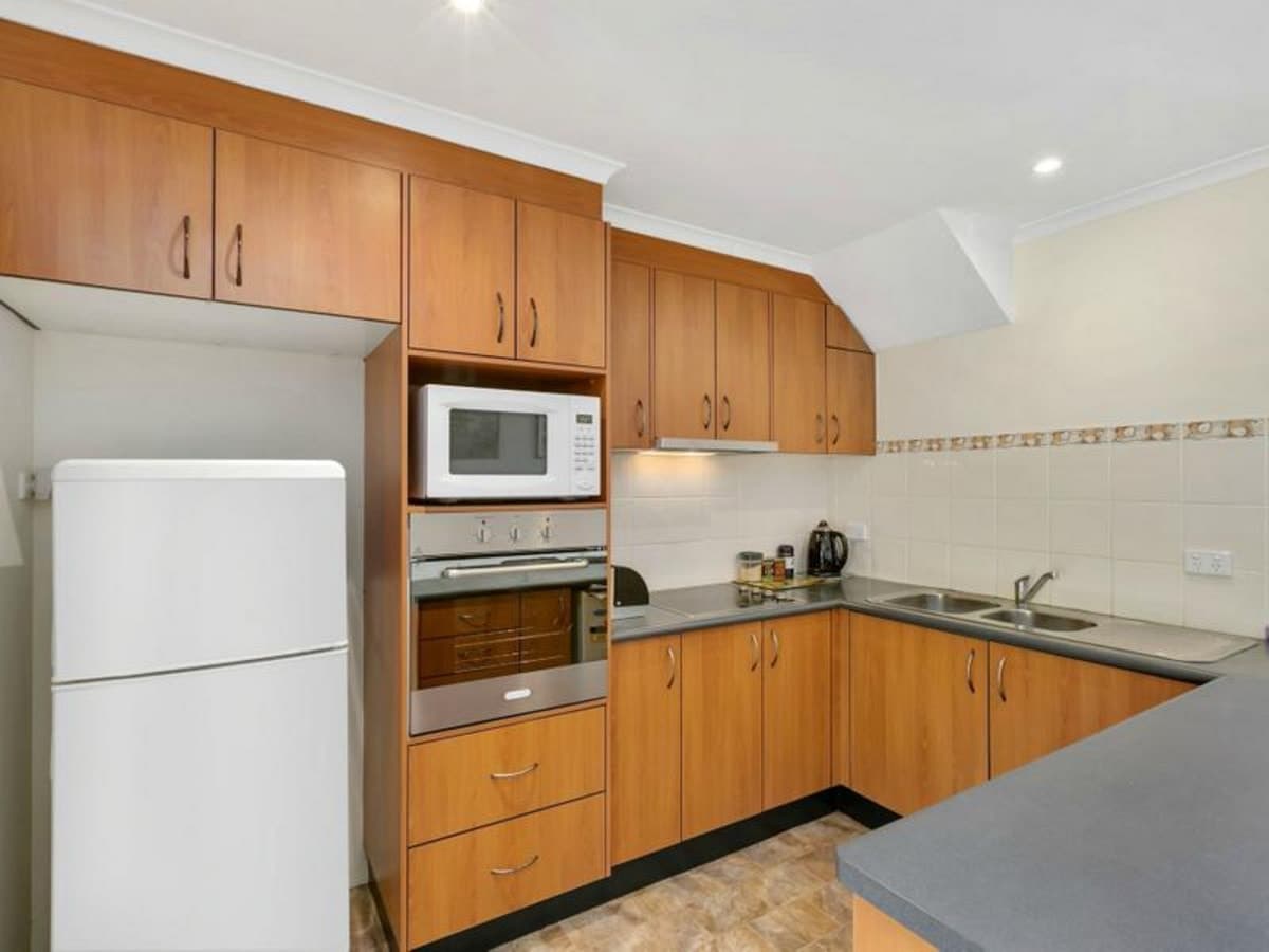 120/170 Bardon Avenue Street, BURLEIGH WATERS, Burleigh Waters - Thumbnail 4