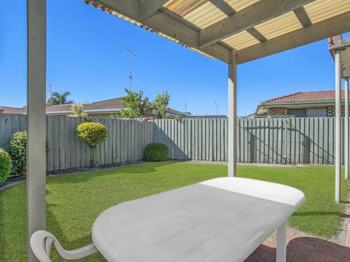 2/18 Peacock Place, BURLEIGH WATERS, Burleigh Waters - Thumbnail 2