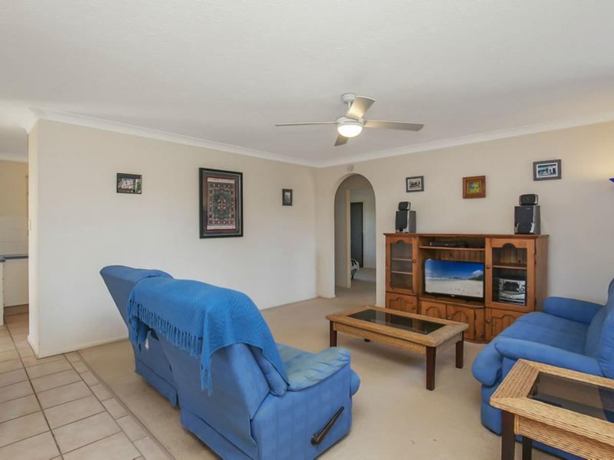 2/18 Peacock Place, BURLEIGH WATERS, Burleigh Waters - Thumbnail 3