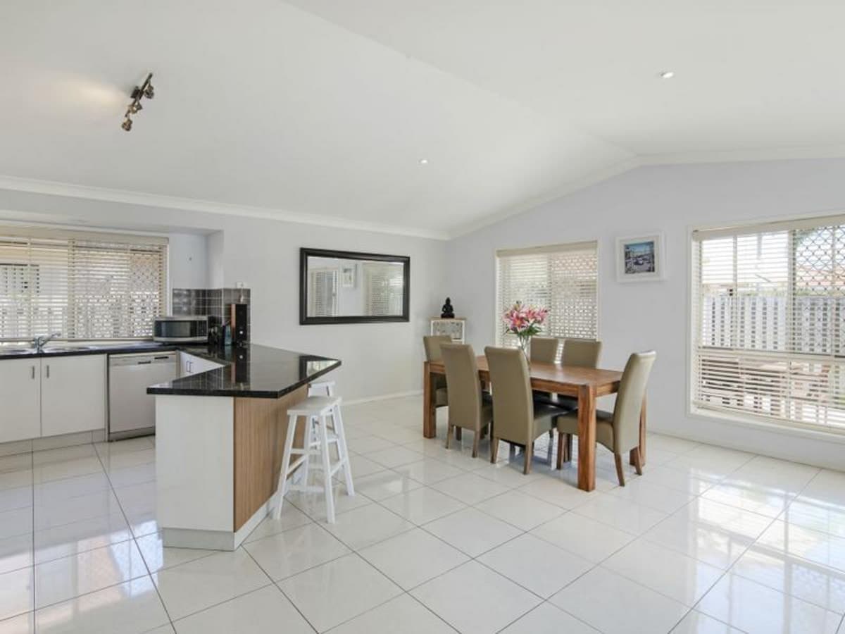 85 Honeyeater Drive, BURLEIGH WATERS, Burleigh Waters - Thumbnail 3