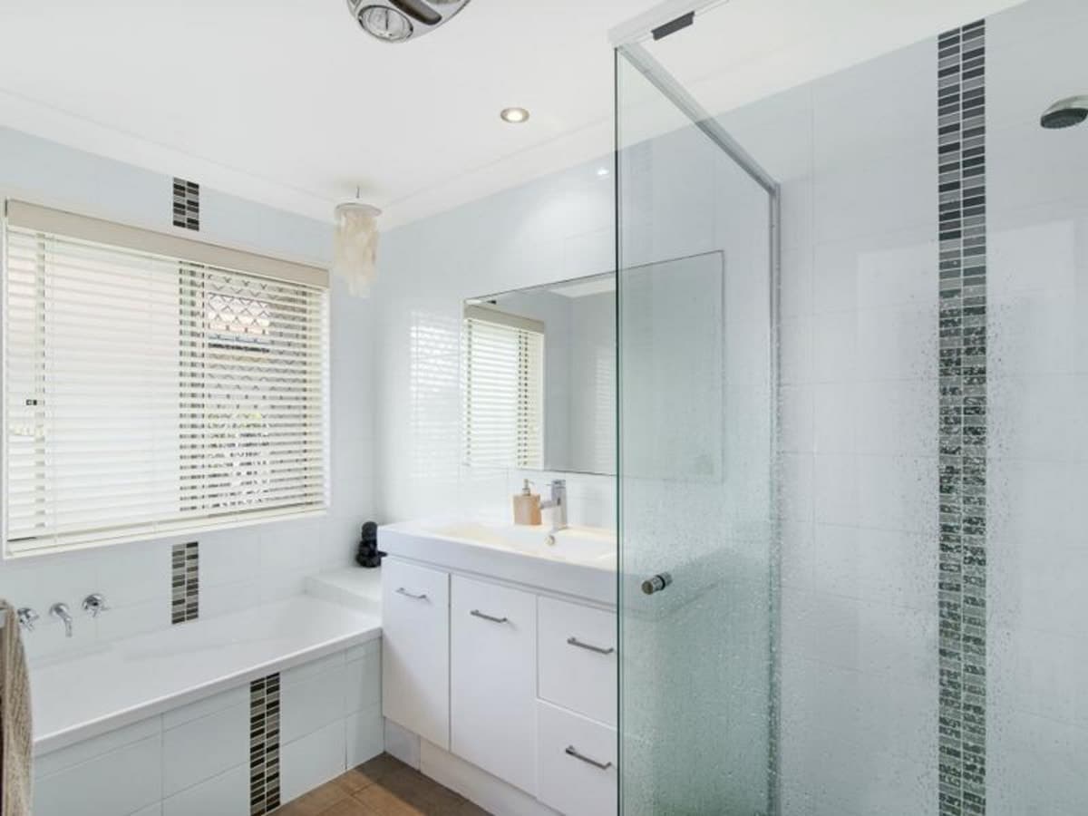 85 Honeyeater Drive, BURLEIGH WATERS, Burleigh Waters - Thumbnail 8