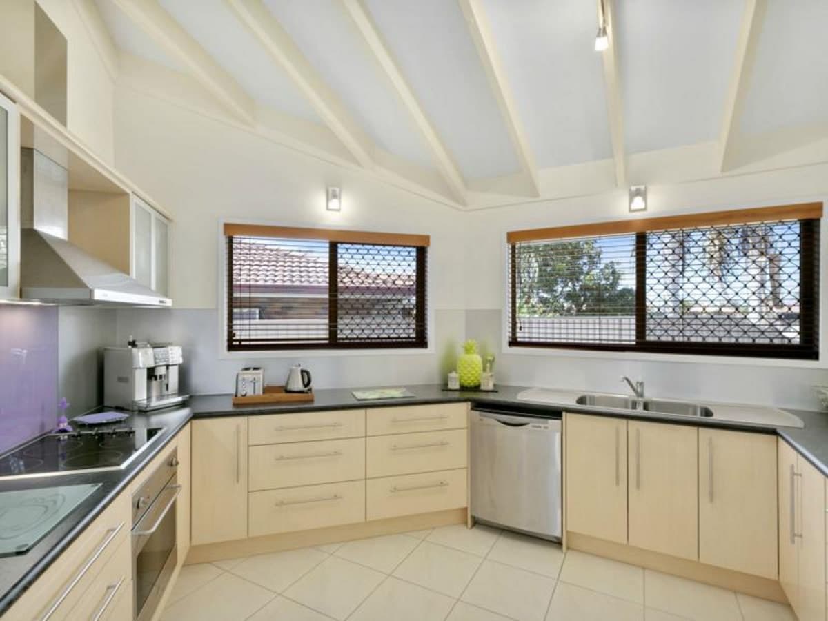 8 Fremar Street, BROADBEACH WATERS, Broadbeach Waters - Thumbnail 7