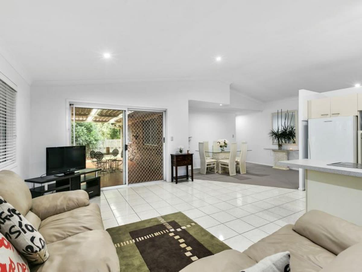 19 Maidstone Place, ROBINA, Robina - Thumbnail 2