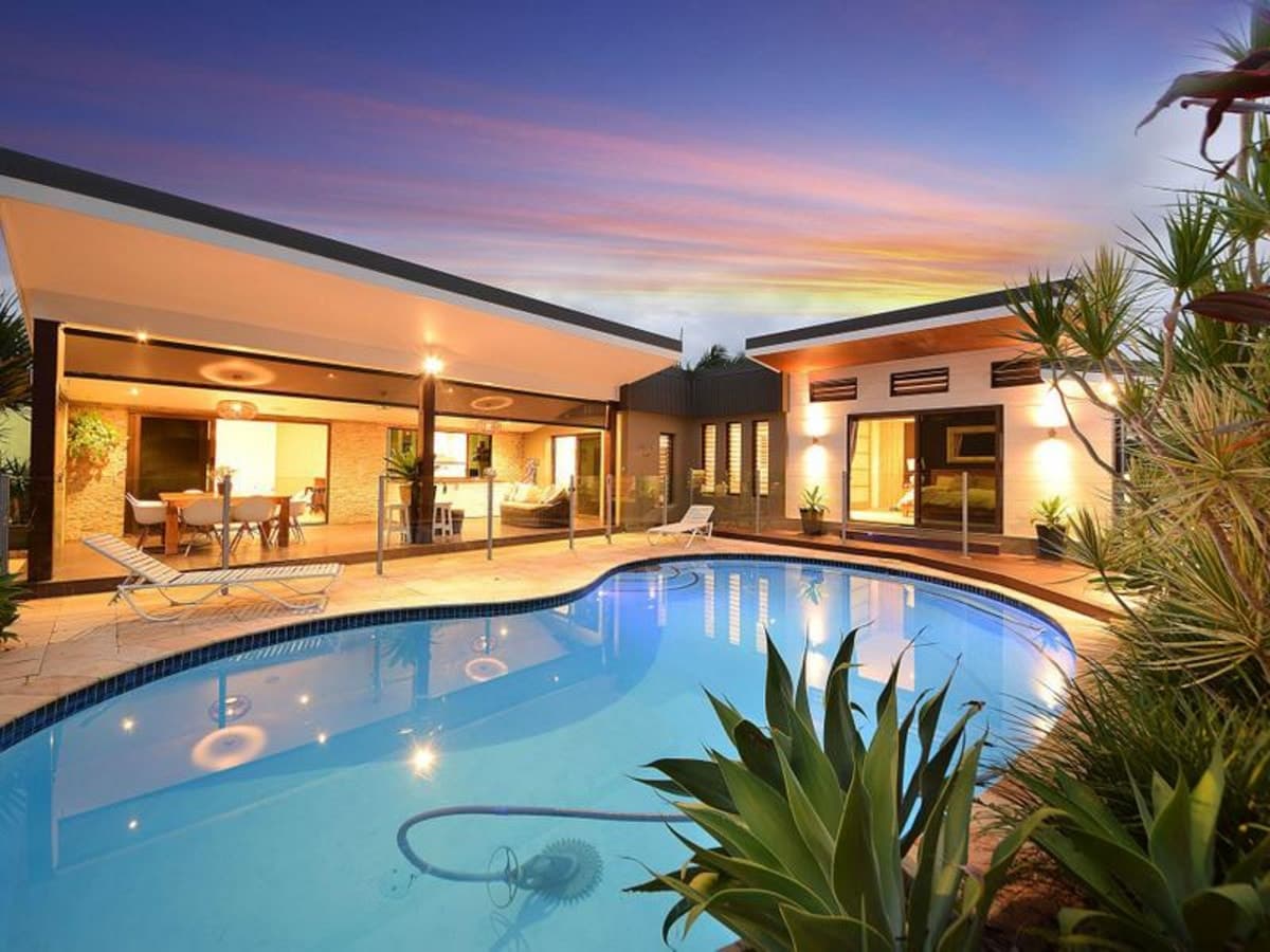 12 Anthony Drive, BURLEIGH WATERS, Burleigh Waters - Image 1