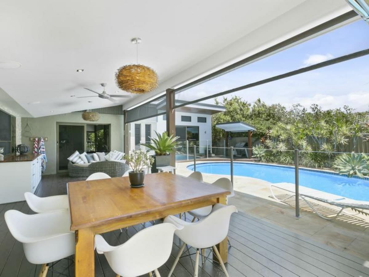 12 Anthony Drive, BURLEIGH WATERS, Burleigh Waters - Thumbnail 5
