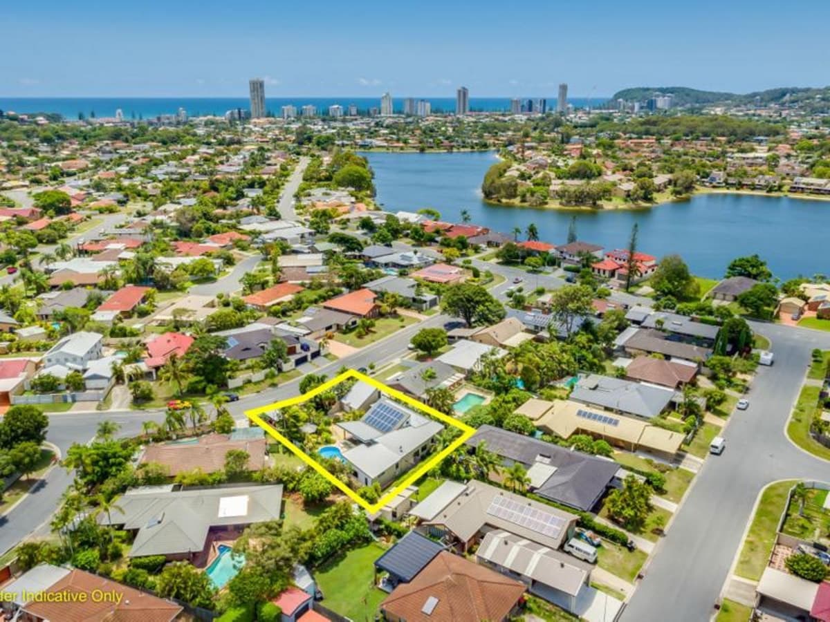 12 Anthony Drive, BURLEIGH WATERS, Burleigh Waters - Thumbnail 7