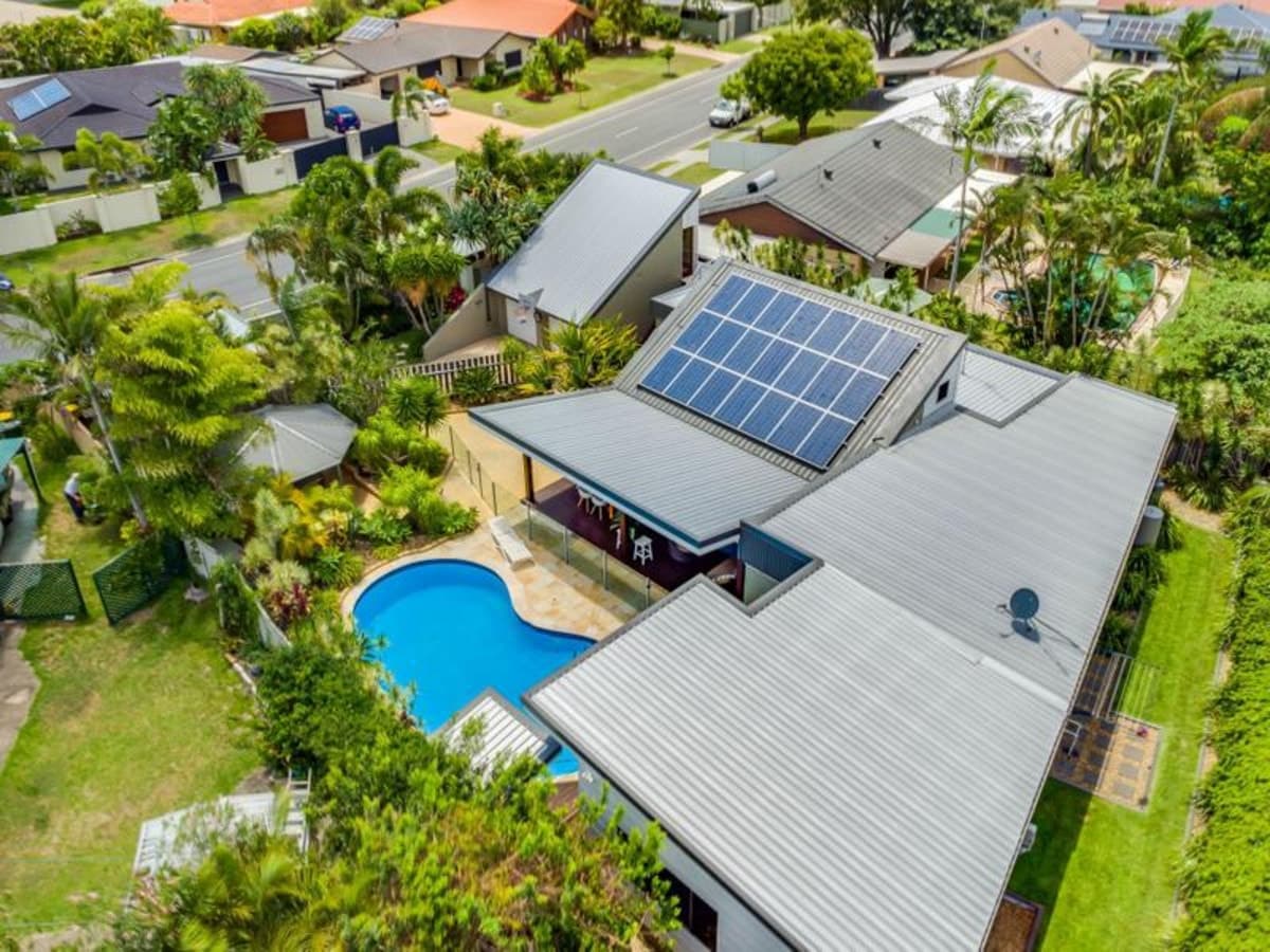 12 Anthony Drive, BURLEIGH WATERS, Burleigh Waters - Thumbnail 8